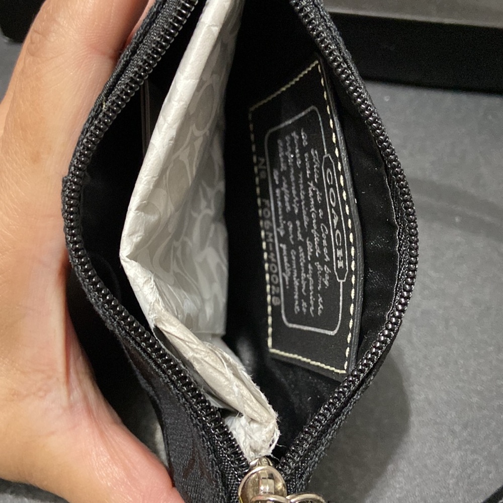 Coach wristlet - Picture 7 of 7